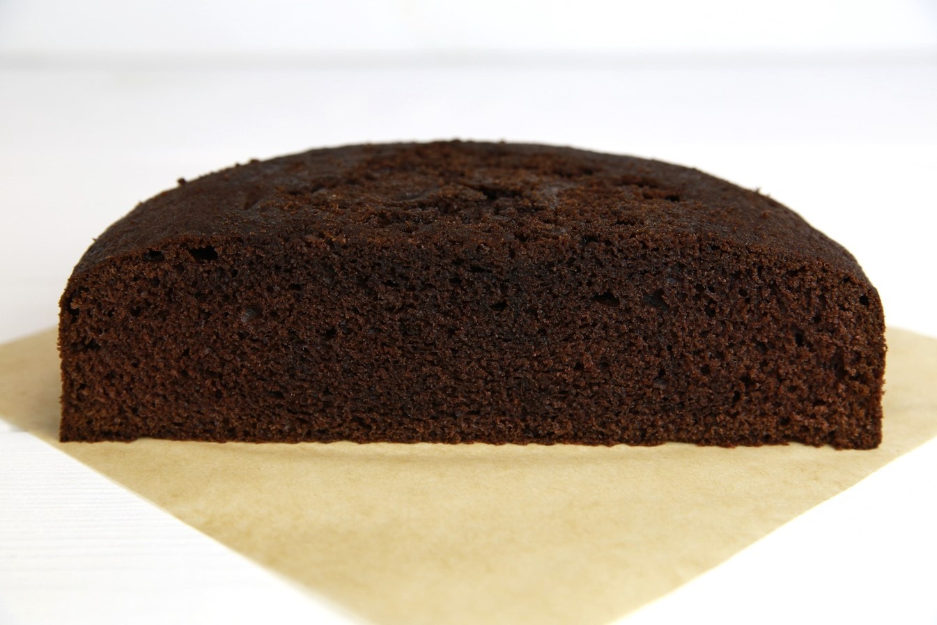Лучший шоколадный бисквит. Pauline Cake бисквит. Шоколадный бисквит. Шоколадный бисквит для торта. Шоколадный бисквитный.